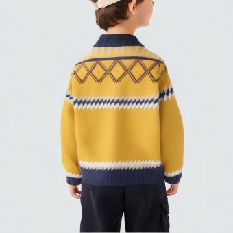 Knitted cardigan with zipper and animal pattern