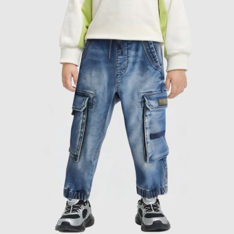 Loose and comfortable washed denim trousers