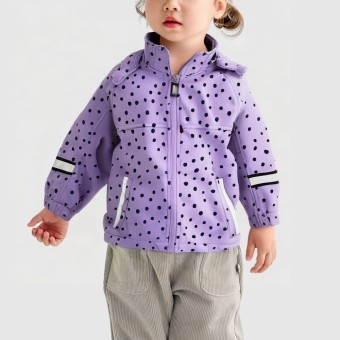 Four-season protective softshell jacket with fleece lining and hood